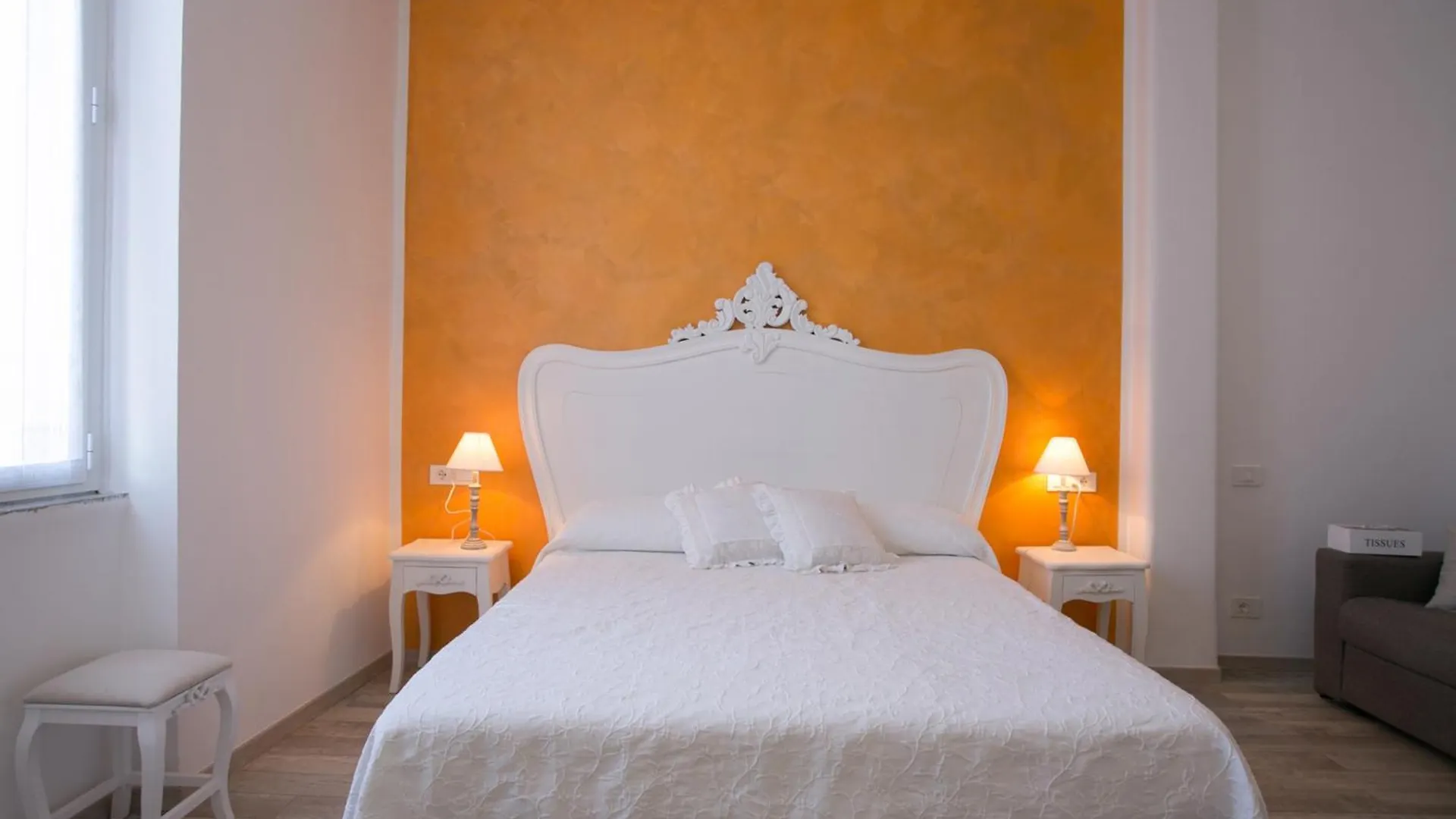 Colosseo Apartments And Rooms - Rome City Centre Italy