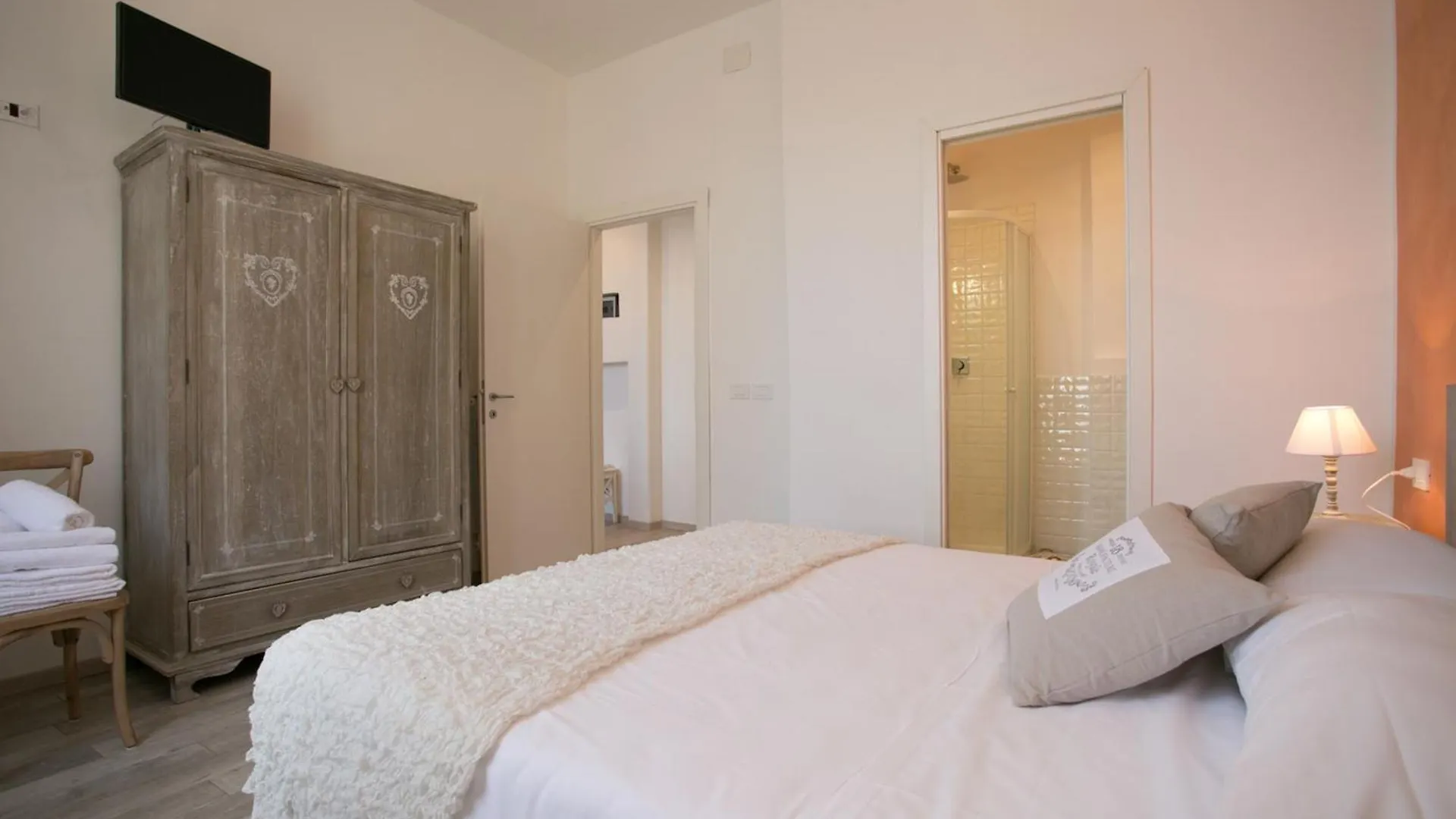 Colosseo Apartments And Rooms - Rome City Centre