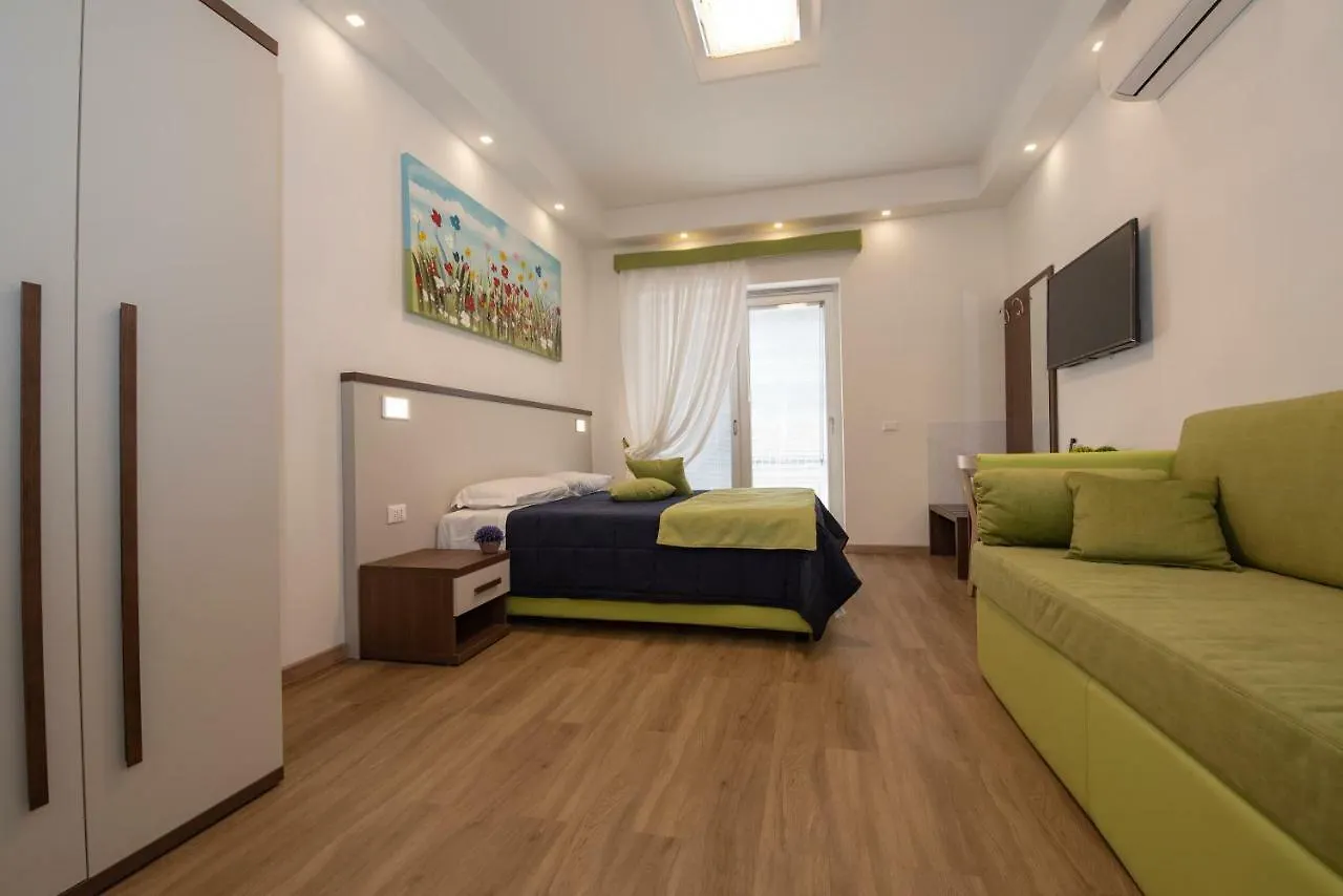Colosseo Apartments And Rooms - Rome City Centre Italy