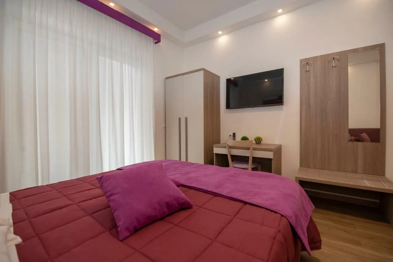 Colosseo Apartments And Rooms - Rome City Centre